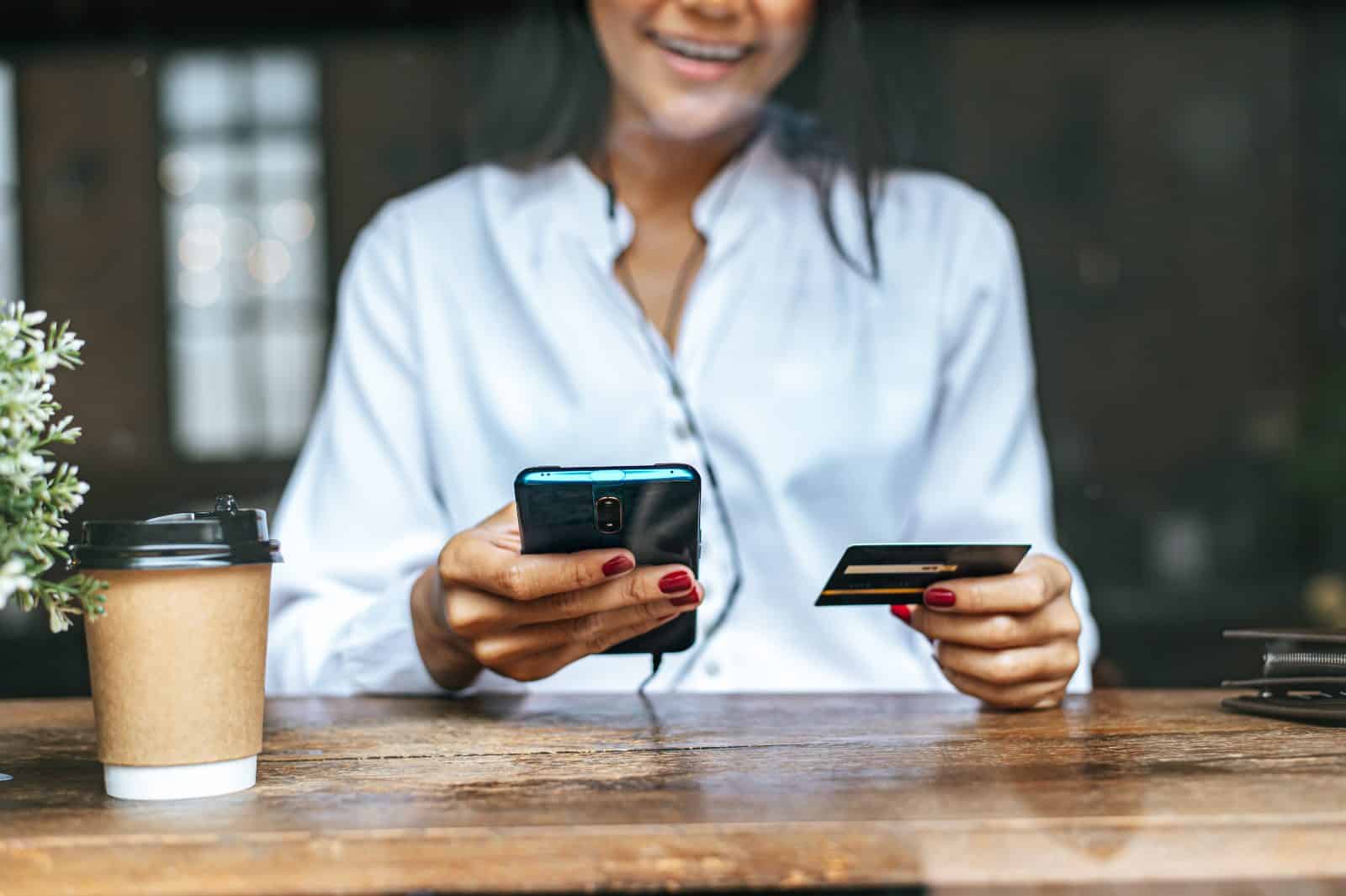 Empreinte bancaire sans TPE : saisie de la carte sur un lien reçu par SMS
