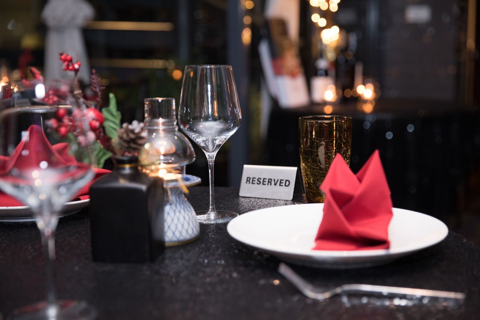 Table réservée au restaurant : empreinte bancaire contre le no-show